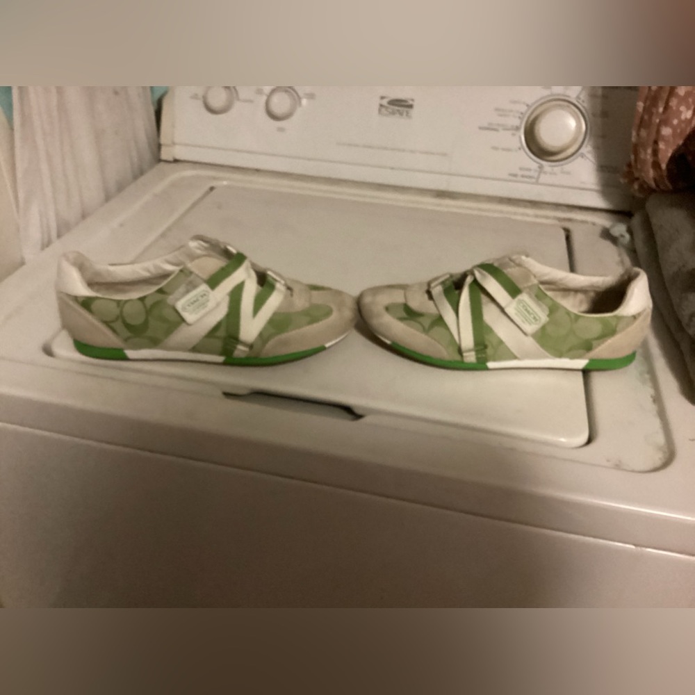 Women size 7 coach shoes